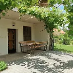 Eva Apartmanhaz 2 Csopak