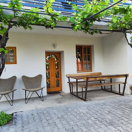 Apartment Eva Apartmanhaz 2 *